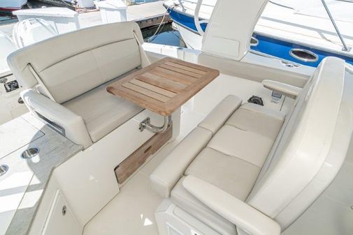 Boston Whaler 350 Realm image