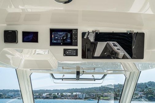 Boston Whaler 350 Realm image