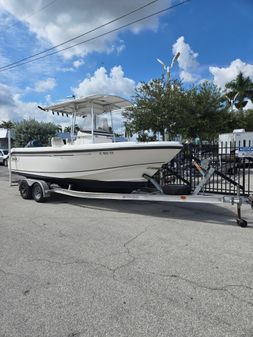 Boston-whaler 230-OUTRAGE image