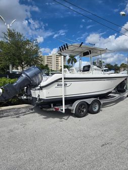 Boston-whaler 230-OUTRAGE image