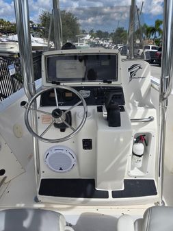 Boston-whaler 230-OUTRAGE image