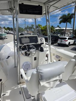 Boston-whaler 230-OUTRAGE image