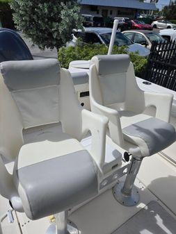 Boston-whaler 230-OUTRAGE image