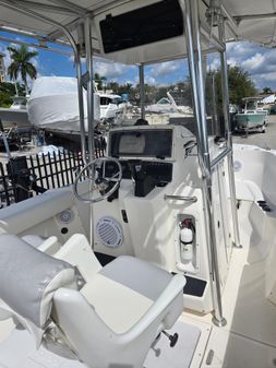 Boston-whaler 230-OUTRAGE image