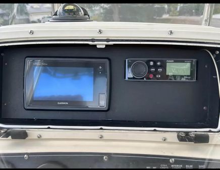 Boston-whaler 230-OUTRAGE image