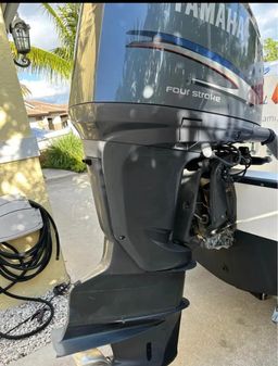 Boston-whaler 230-OUTRAGE image