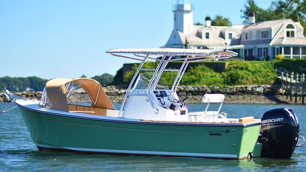 Vanquish Yachts Bristol Harbor 21