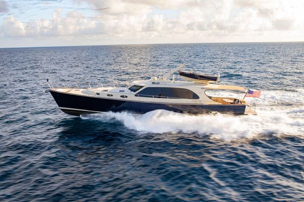 Palm Beach Motor Yachts PB70 - main image