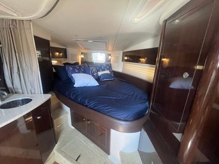 Sea Ray 330 Sundancer image