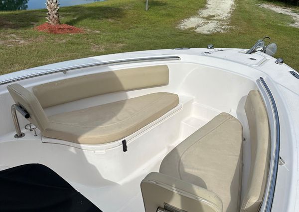 Pursuit C 238 Center Console image