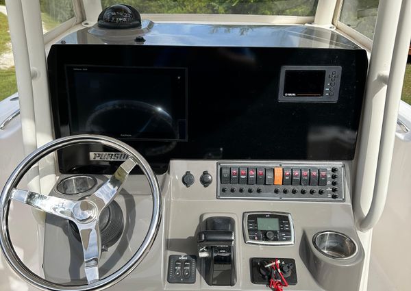 Pursuit C 238 Center Console image