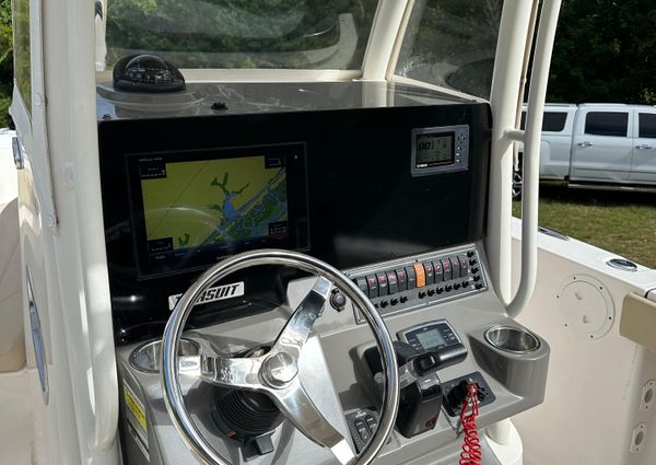 Pursuit C 238 Center Console image