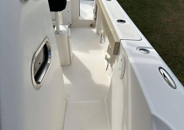 Pursuit C 238 Center Console image