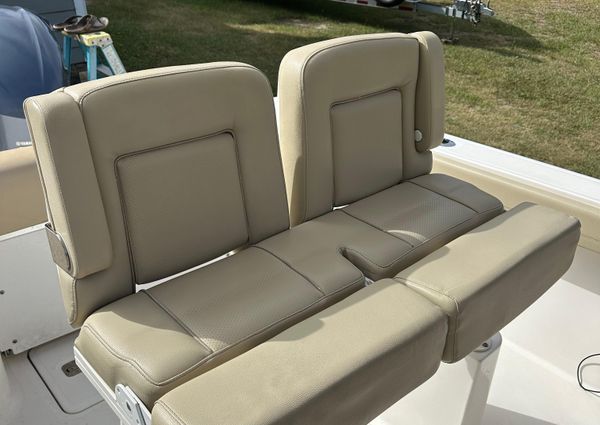 Pursuit C 238 Center Console image