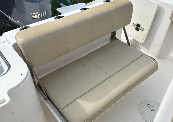 Pursuit C 238 Center Console image