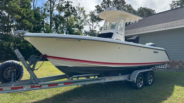 Pursuit C 238 Center Console 