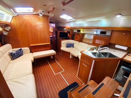 Catalina 375 image