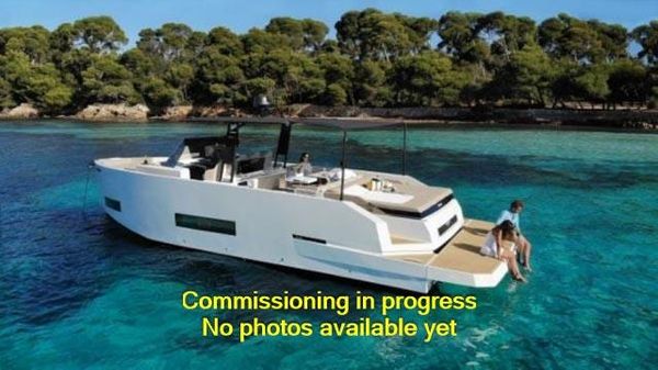 De Antonio Yachts D42 Open