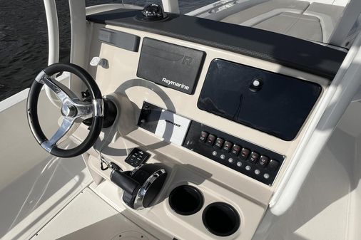 Boston Whaler 240 Dauntless image