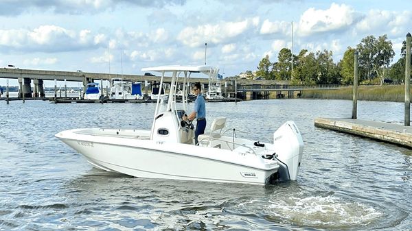 Boston Whaler 240 Dauntless 