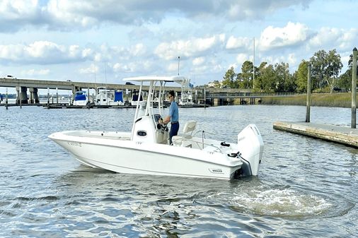 Boston Whaler 240 Dauntless image