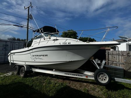 Seaswirl STRIPER-2301-WALKAROUND-OB image