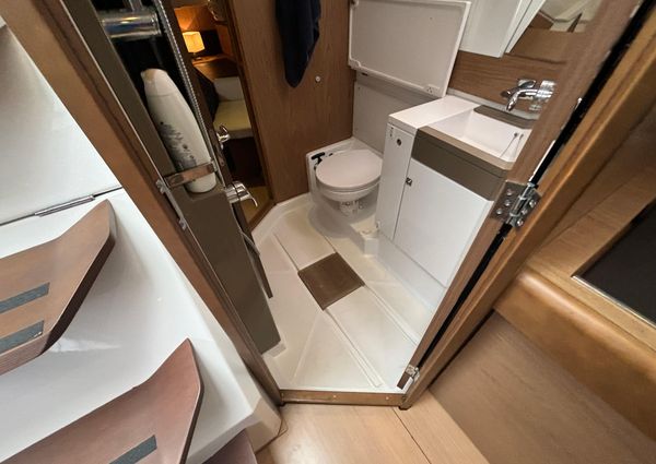 Jeanneau Sun Odyssey 44 DS image