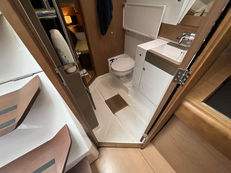 Jeanneau Sun Odyssey 44 DS image