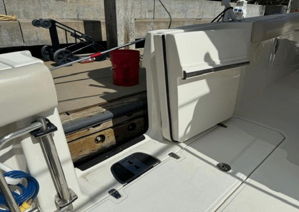 Boston Whaler 330 Outrage image