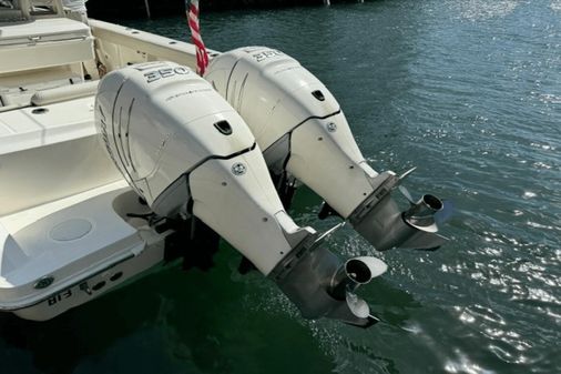 Boston Whaler 330 Outrage image