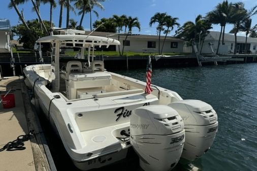 Boston Whaler 330 Outrage image