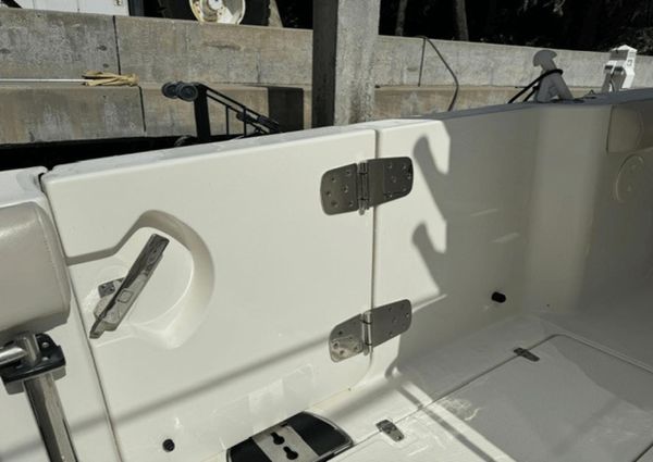 Boston Whaler 330 Outrage image