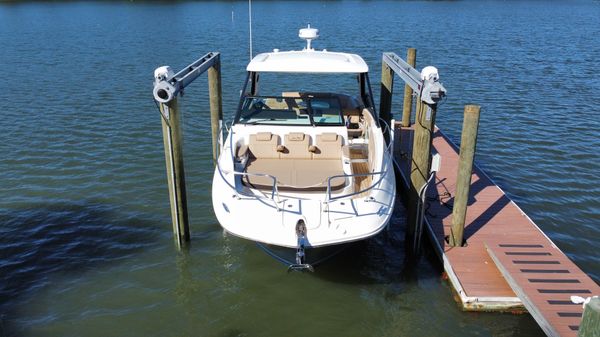 Sea Ray 320 Sundancer OB image