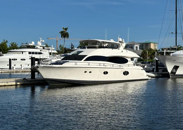 Lazzara Motor Yacht image