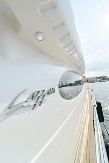 Lazzara Motor Yacht image