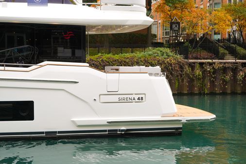 Sirena 48 image