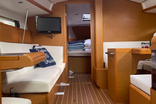 Jeanneau 409 image