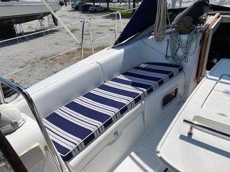 Beneteau Oceanis 40 image