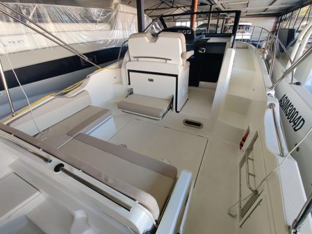 Quicksilver Activ 875 Sundeck image