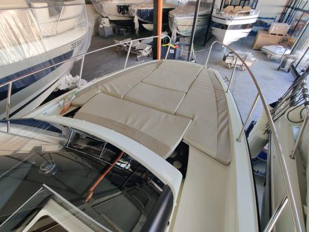 Quicksilver Activ 875 Sundeck image