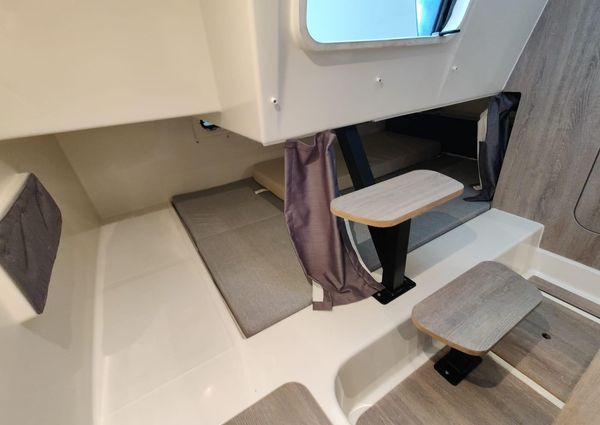 Quicksilver Activ 875 Sundeck image