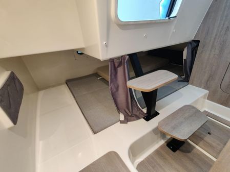 Quicksilver Activ 875 Sundeck image