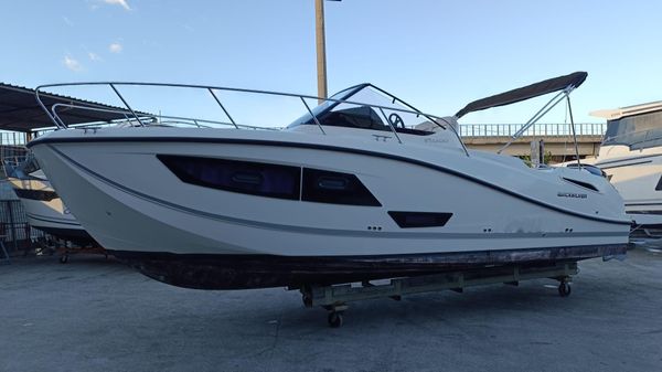 Quicksilver Activ 875 Sundeck 