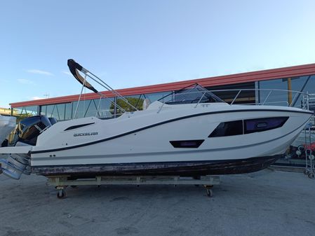 Quicksilver Activ 875 Sundeck image