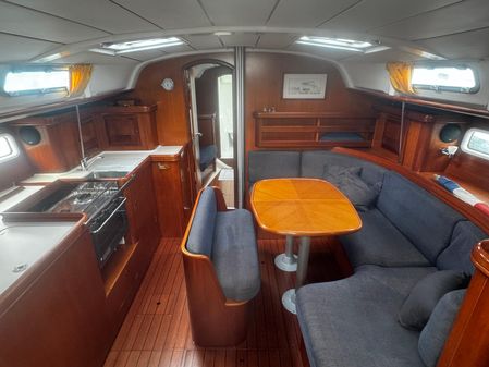 Beneteau Oceanis 411 image