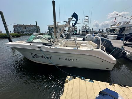 Robalo R207 image