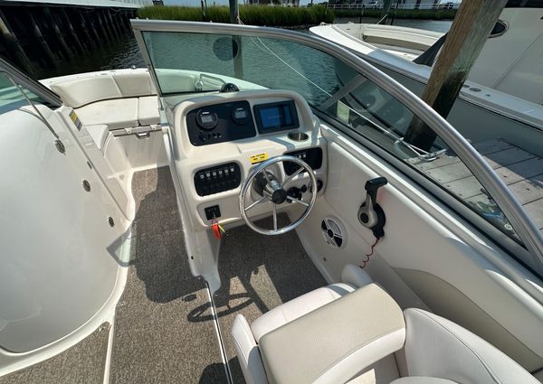 Robalo R207 image