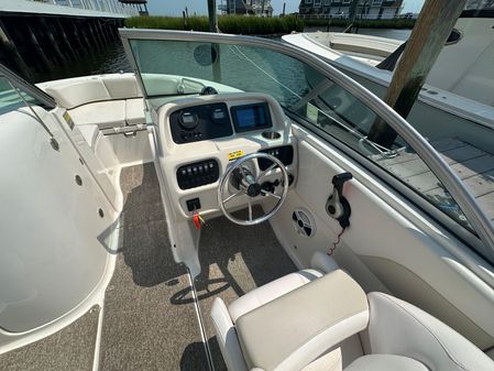 Robalo R207 image