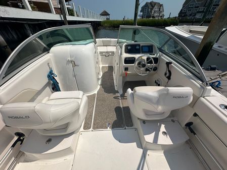 Robalo R207 image