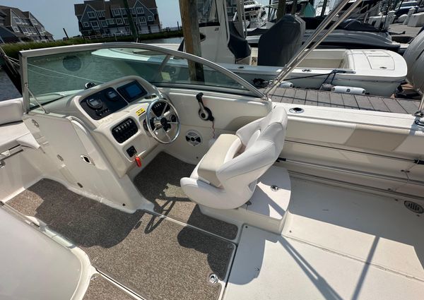 Robalo R207 image